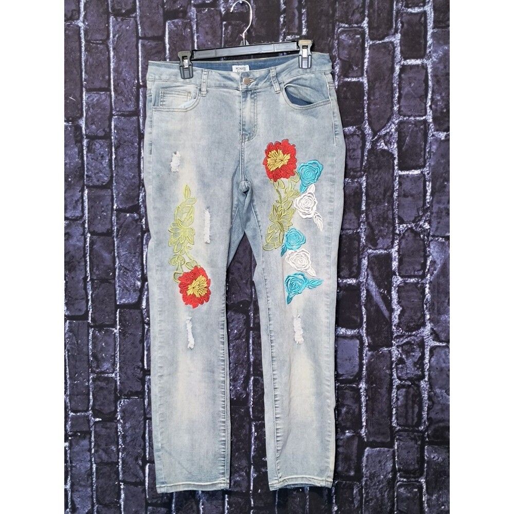 Monroe & Main Straight Leg Denim Jeans Women Size 12 Distress Floral Embroidered